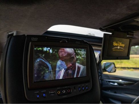 Used 2016 Cadillac Escalade Platinum RWD image 25