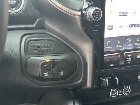 New 2026 RAM 2500 Laramie AWD/4WD image 26