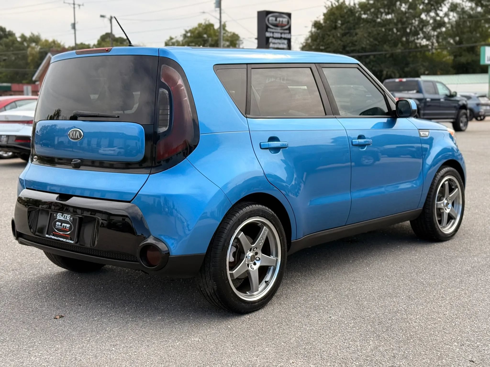 Used 2016 Kia Soul + w/ Designer's Package FWD image 9