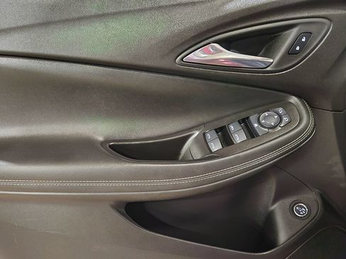 Used 2022 Buick Encore GX Select w/ Sport Touring Package FWD image 43