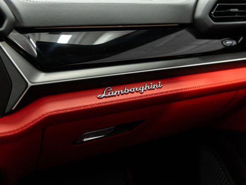 New 2026 Lamborghini Urus SE image 38