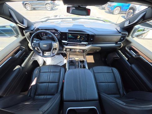 Used 2023 Chevrolet Silverado 1500 High Country AWD/4WD image 31