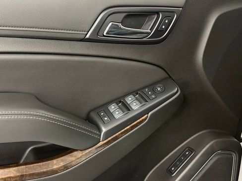 Used 2020 Chevrolet Suburban LT image 14