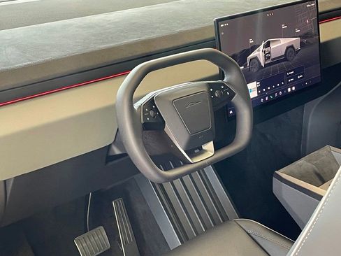 Used 2024 Tesla Cybertruck Cyberbeast AWD/4WD image 15