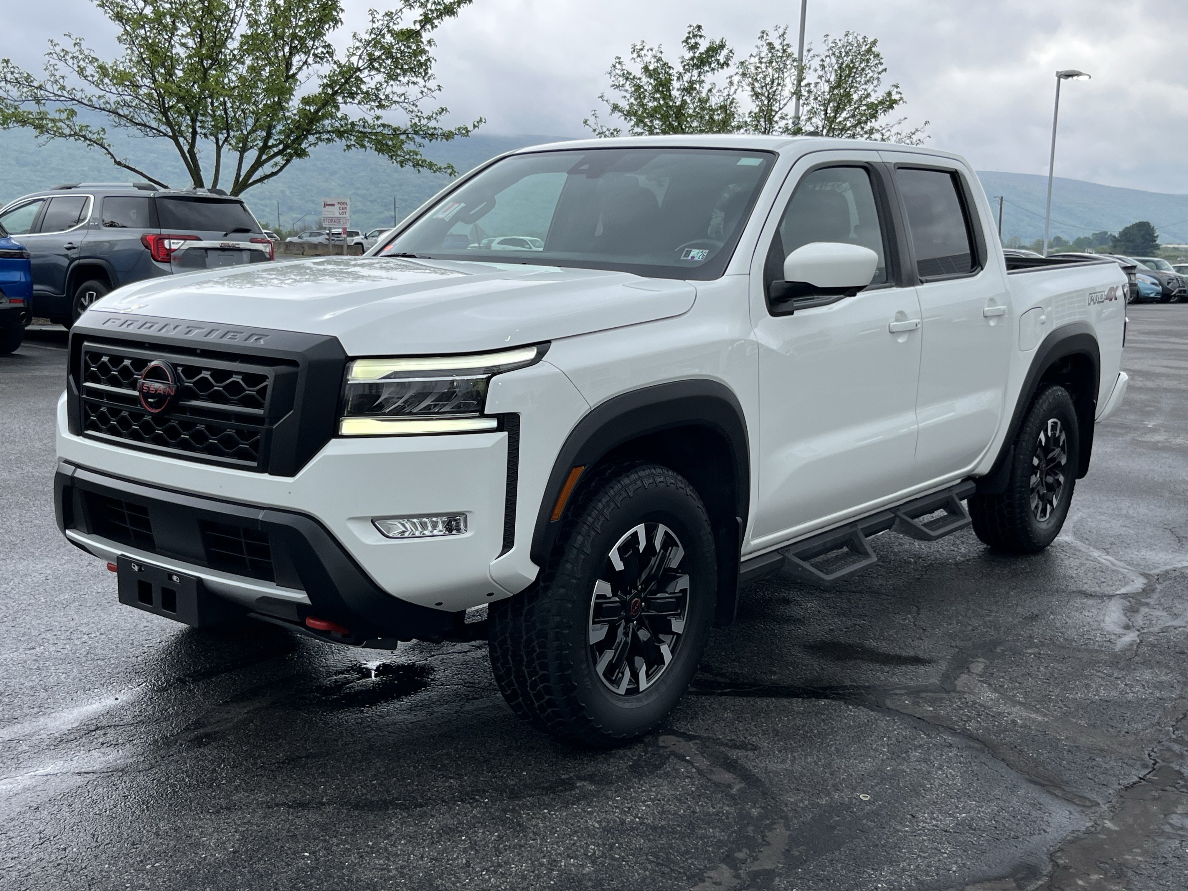 Used 2023 Nissan Frontier PRO-4X w/ Pro Convenience Package AWD/4WD image 9