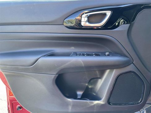 New 2026 Jeep Compass Latitude image 24