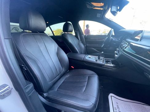 Used 2016 BMW 740i image 13