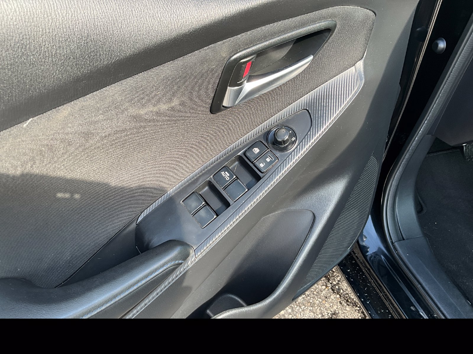 Used 2017 Toyota Yaris iA FWD image 12