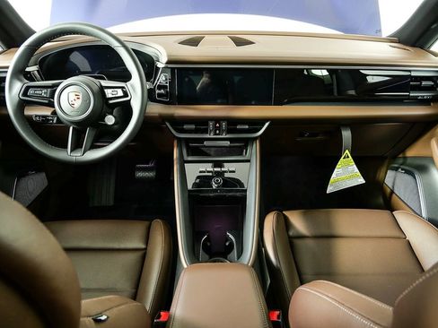 New 2026 Porsche Macan Electric image 21