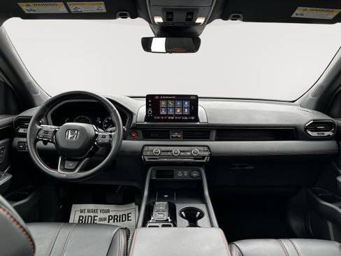 Certified 2025 Honda Pilot TrailSport image 22