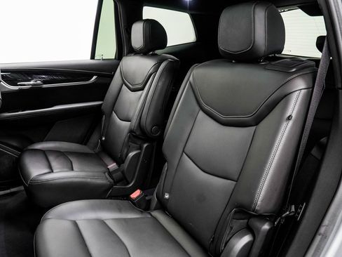 Used 2025 Cadillac XT6 Premium Luxury image 42