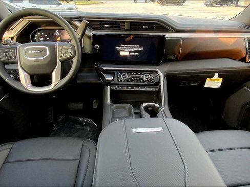 New 2025 GMC Sierra 2500 Denali w/ Denali Reserve Package image 5