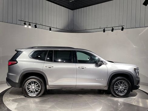 Used 2025 GMC Acadia Elevation image 10