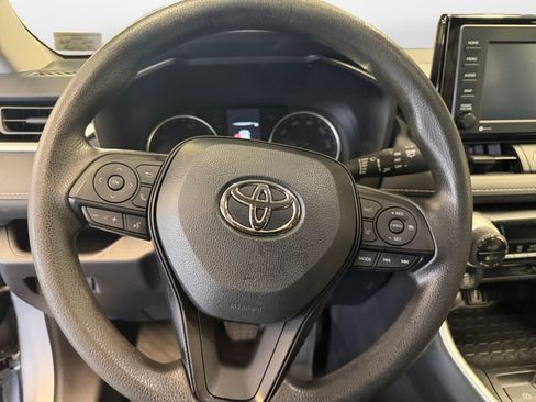 Used 2022 Toyota RAV4 XLE AWD/4WD image 13