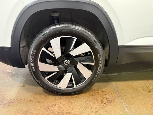 Used 2024 Volkswagen Atlas Cross Sport SE w/ Panoramic Sunroof Package AWD/4WD image 88