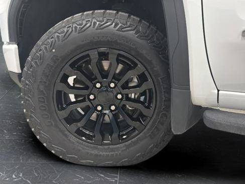 Used 2023 GMC Sierra 1500 AT4 w/ AT4 Premium Package AWD/4WD image 40