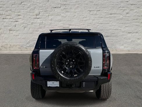 Used 2025 GMC Hummer EV 2X w/ LPO, Roof Cross Rail Package image 6