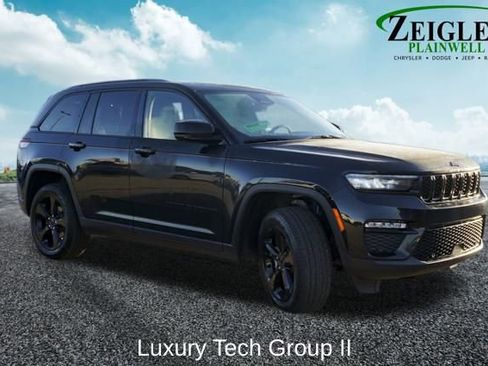 Used 2023 Jeep Grand Cherokee Limited w/ Luxury Tech Group II image 4