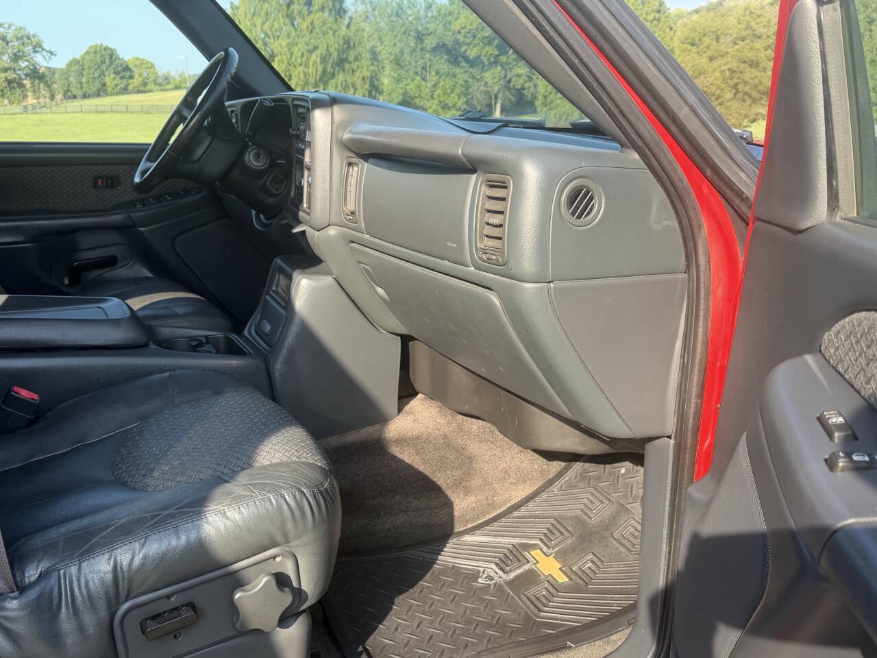 Used 2002 Chevrolet Avalanche 4x4 w/ Off-Road Suspension Pkg image 24