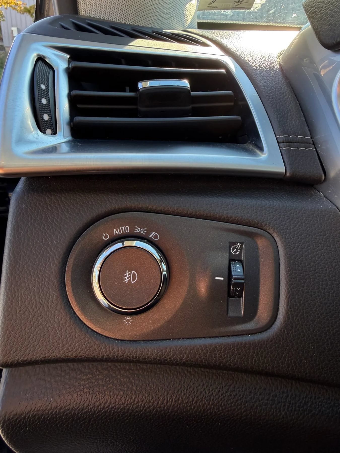 Used 2016 Cadillac SRX Performance w/ Driver Assist Package AWD/4WD image 23