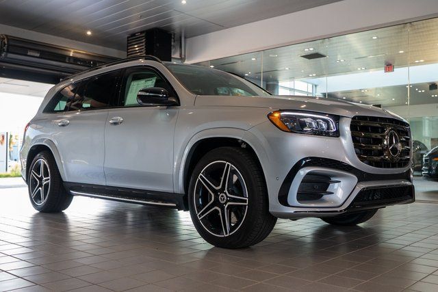Certified 2026 Mercedes-Benz GLS 450 4MATIC image 1