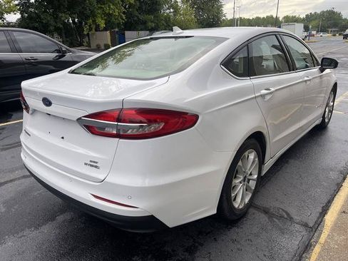 Used 2019 Ford Fusion SE FWD image 5