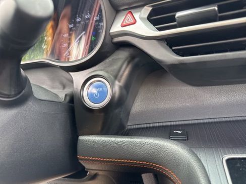 Used 2023 Toyota Sienna XSE FWD image 41