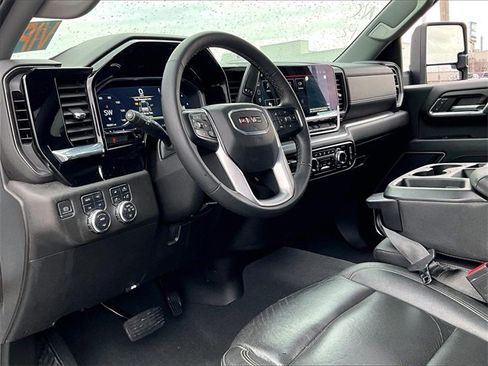 Used 2024 GMC Sierra 2500 SLT image 8