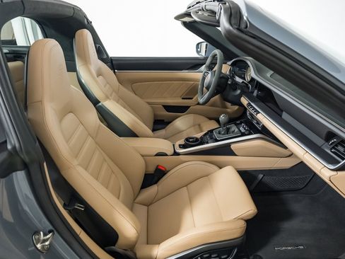 Used 2024 Porsche 911 Targa 4 GTS image 35