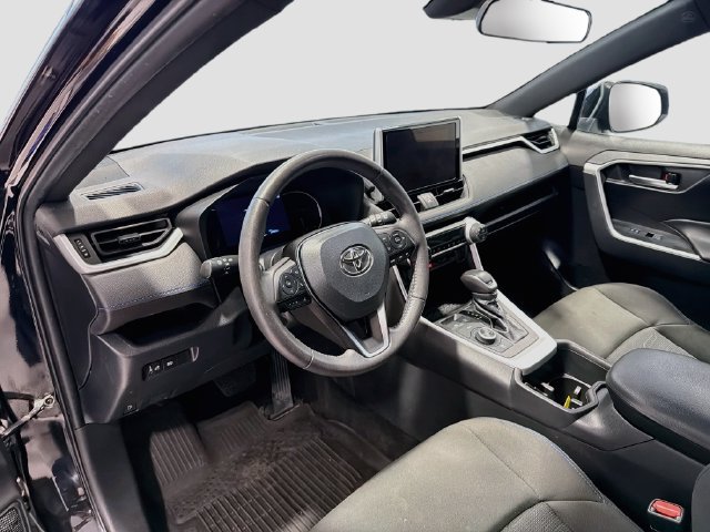 Used 2023 Toyota RAV4 SE AWD/4WD image 8