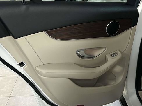 Certified 2022 Mercedes-Benz GLC 300 4MATIC image 10