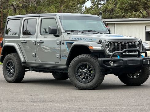 Used 2023 Jeep Wrangler Unlimited Rubicon 4xe AWD/4WD image 2