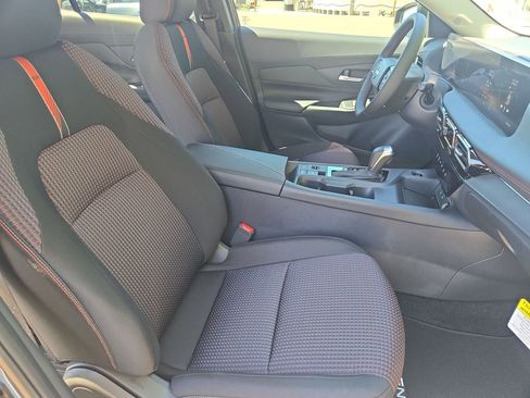 New 2026 Nissan Sentra SR w/ Floor Mat Package image 10