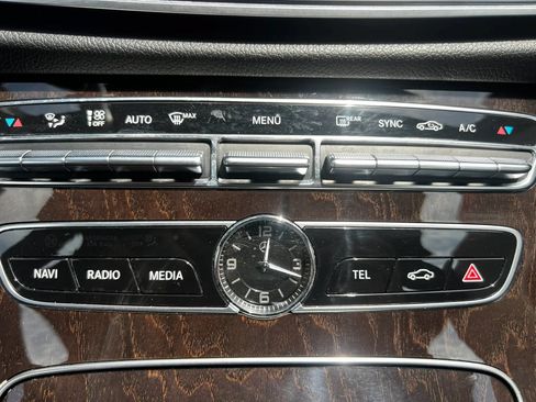 Used 2019 Mercedes-Benz E 450 4MATIC Sedan w/ Premium Package image 38