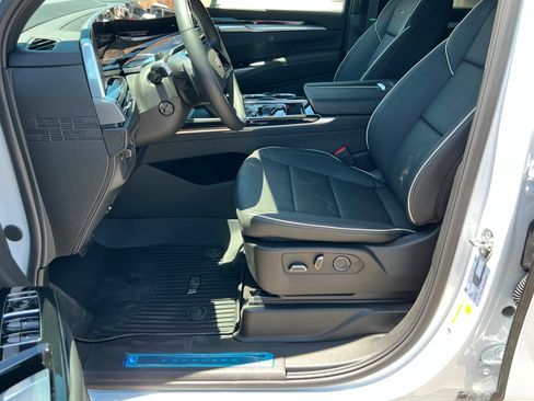New 2026 Cadillac Escalade ESV Sport w/ Touring Package AWD/4WD image 18