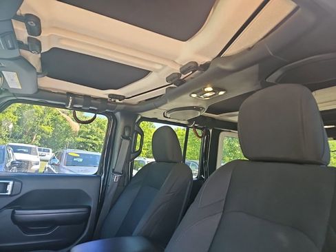 Used 2019 Jeep Wrangler Unlimited Sport S AWD/4WD image 17