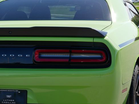 Used 2015 Dodge Challenger R/T Scat Pack w/ Leather Interior Group RWD image 16