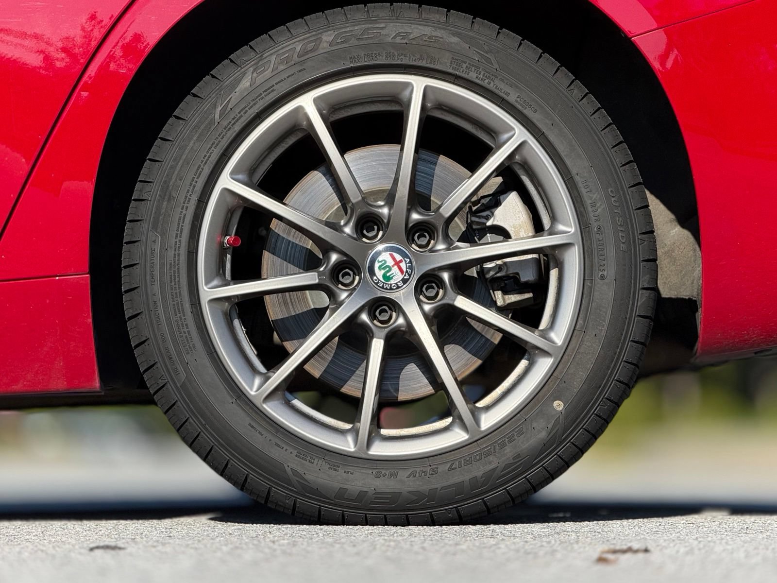 Used 2017 Alfa Romeo Giulia AWD image 19
