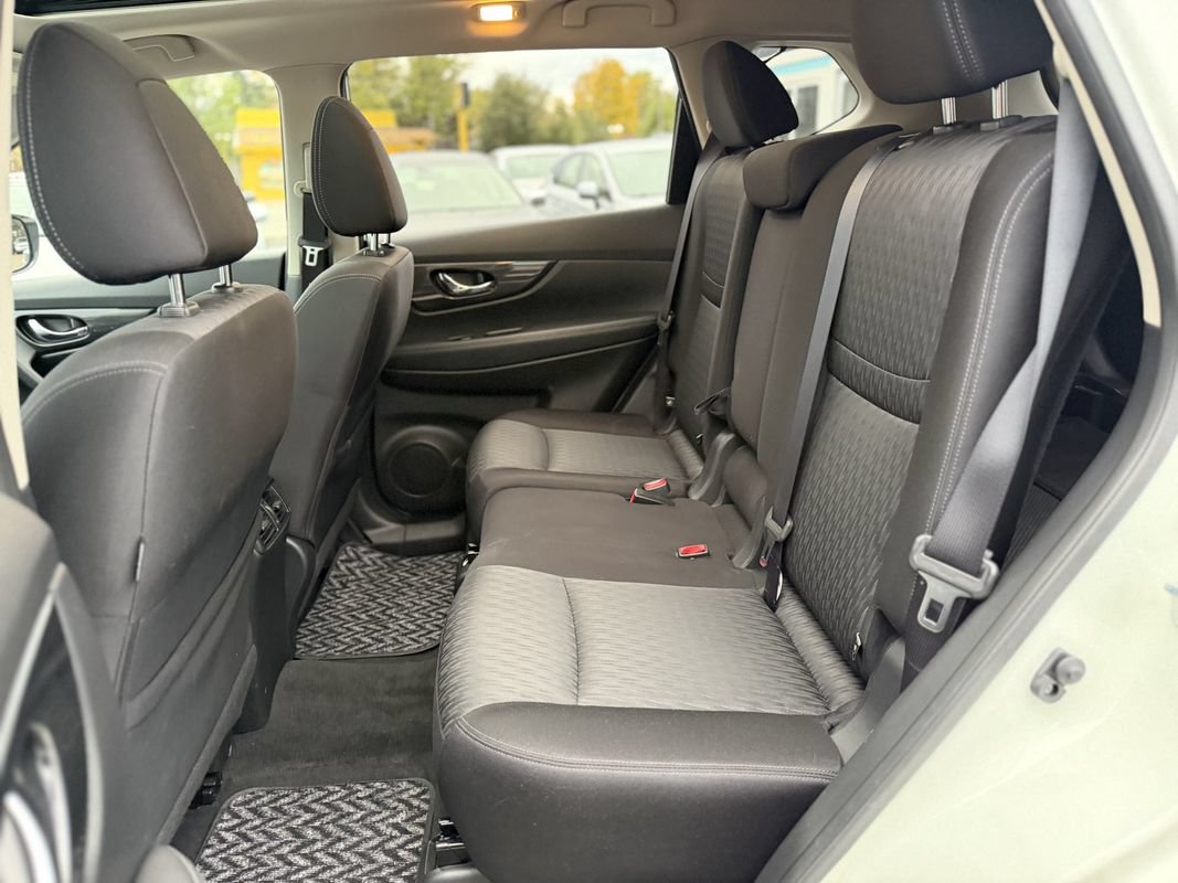 Used 2017 Nissan Rogue SV AWD/4WD image 11
