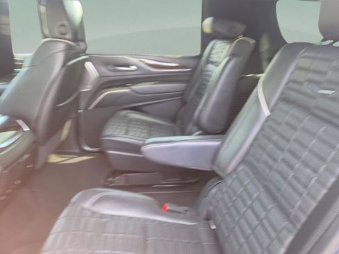 Used 2021 Cadillac Escalade ESV Sport Platinum w/ Heavy-Duty Trailer Package AWD/4WD image 29