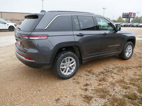 New 2025 Jeep Grand Cherokee Laredo X image 4