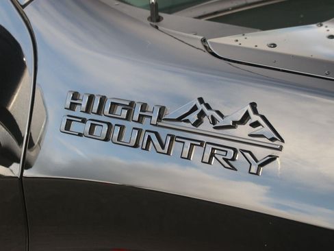 Used 2024 Chevrolet Silverado 1500 High Country w/ Midnight Edition AWD/4WD image 11