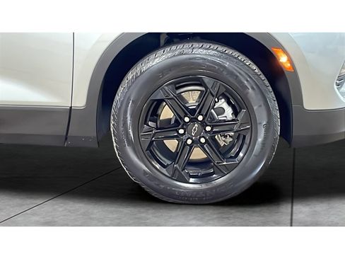 Used 2023 Chevrolet Blazer LT w/ Convenience Package AWD/4WD image 3
