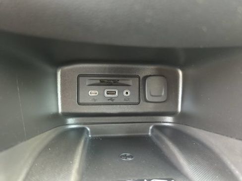 Used 2019 Chevrolet Equinox Premier FWD image 39