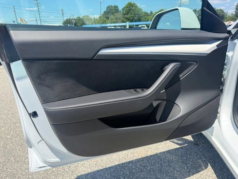 Used 2023 Tesla Model 3 Standard Range RWD image 8