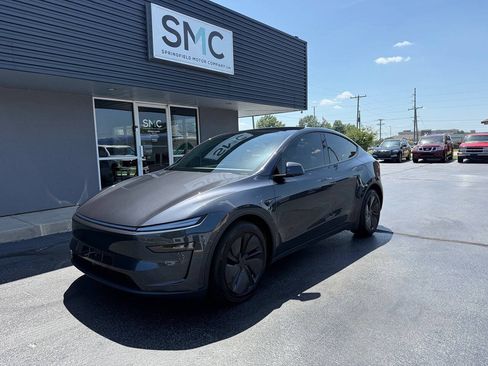 Used 2026 Tesla Model Y Long Range AWD/4WD image 2
