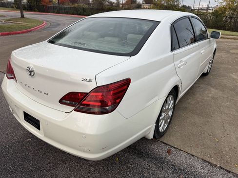 Used 2008 Toyota Avalon XLS image 7