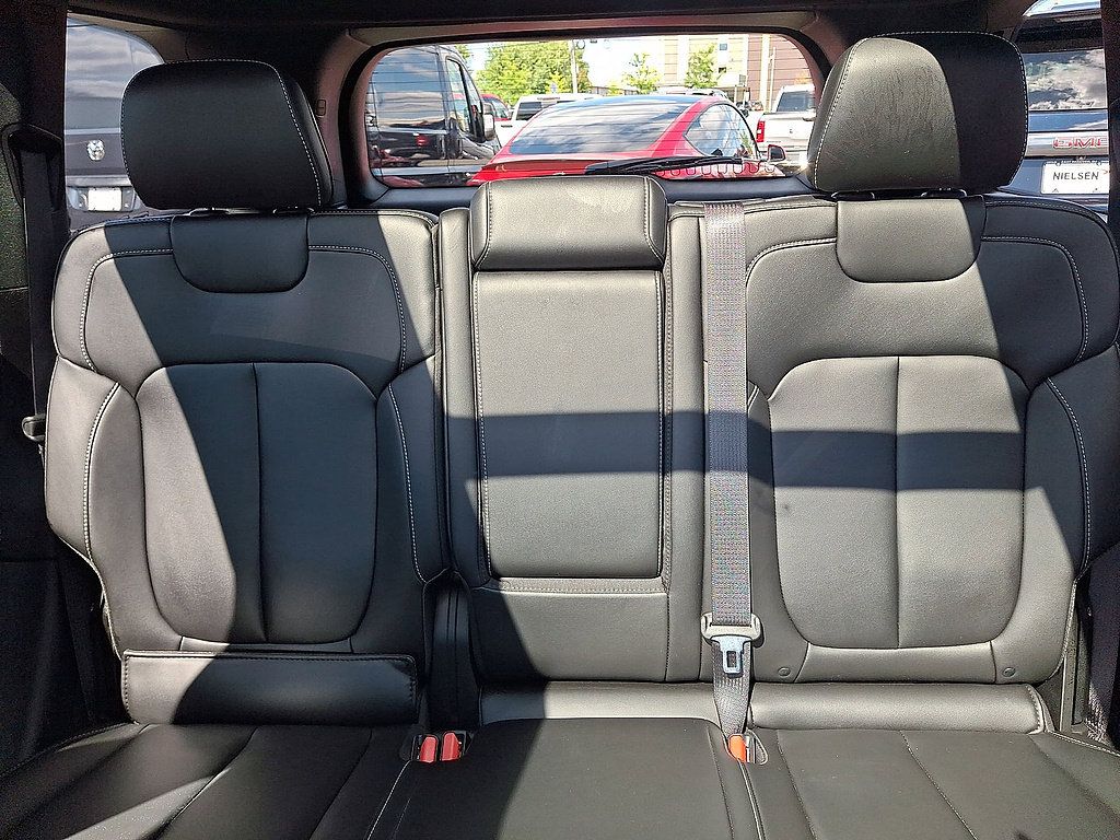 Used 2026 Jeep Grand Cherokee Limited AWD/4WD image 13