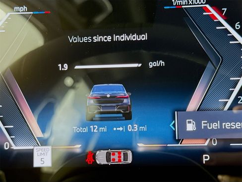 New 2026 BMW 740i w/ Premium Package image 12