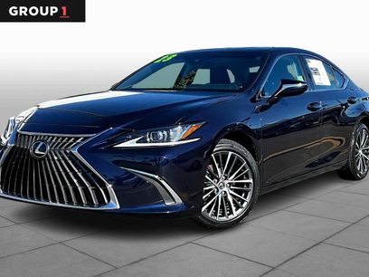 Used 2023 Lexus ES 300h w/ Premium Package